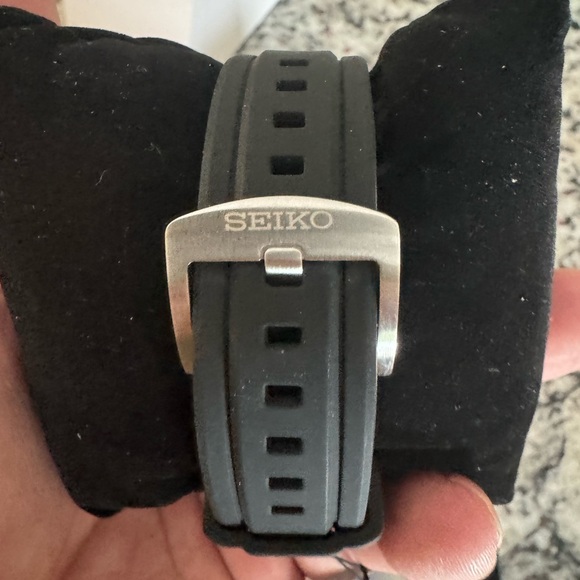 Seiko SSB347 Chronograph 10 Bar= 100 Meters Water Resistant. NWT - Picture 7 of 8